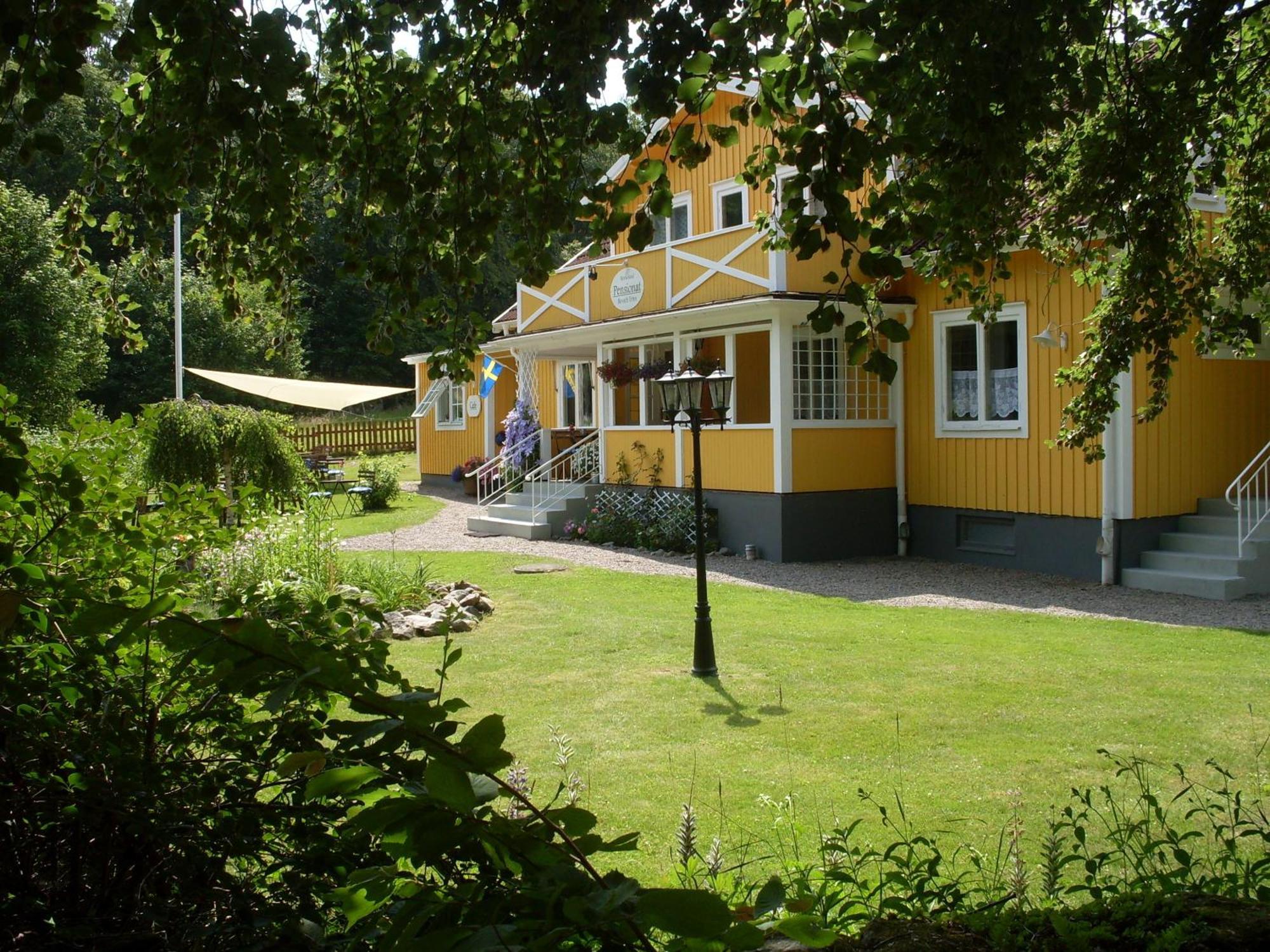 Hotel & Pensionat Bjoerkelund Stenbrohult  Exterior foto